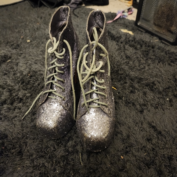 Silver Booties - Picture 2 of 3